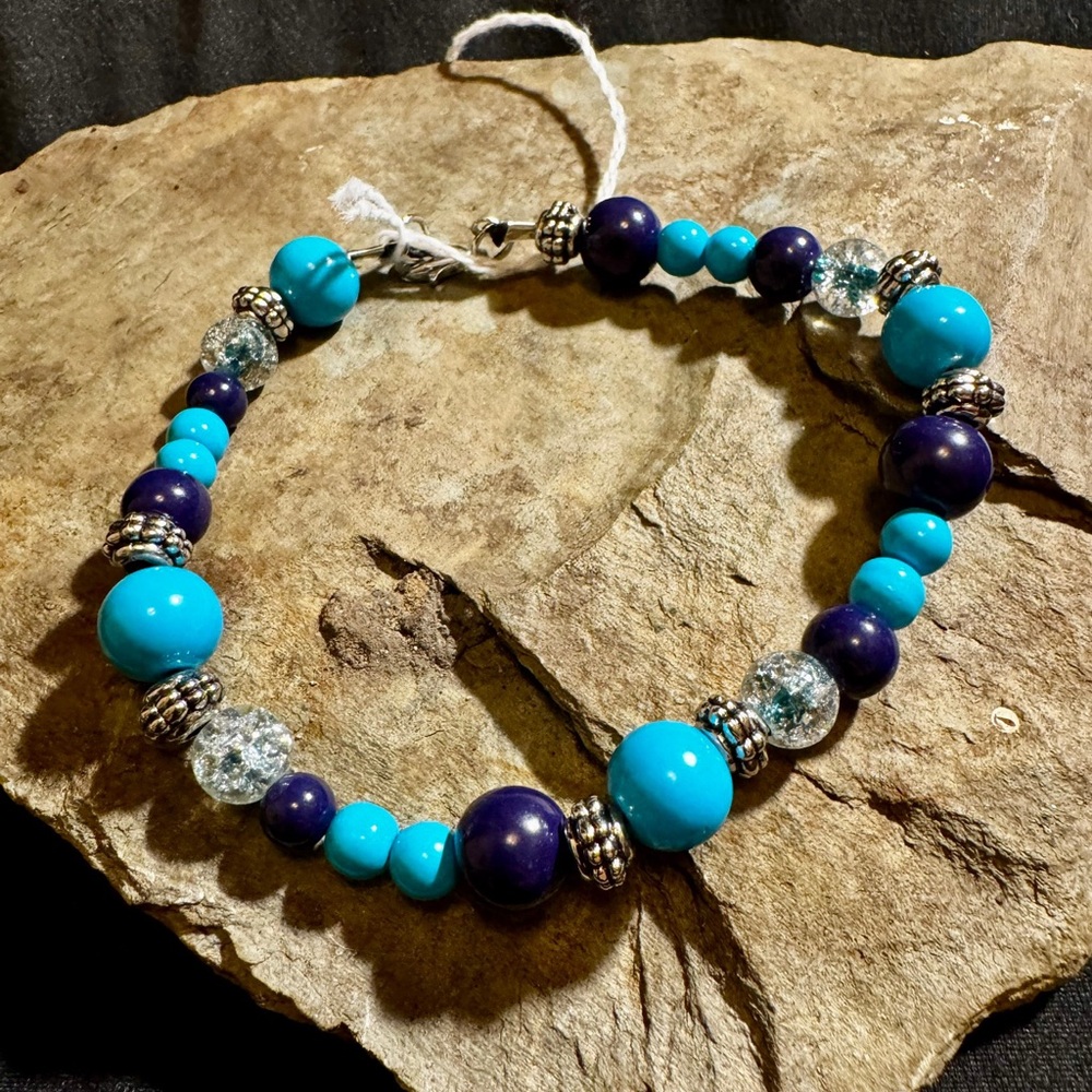 Elegant Turquoise and Purple Beaded Necklace